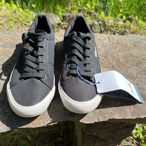 Ellesse Black Everyday Tennis Shoe Sneakers New Sz 38 or 7.5